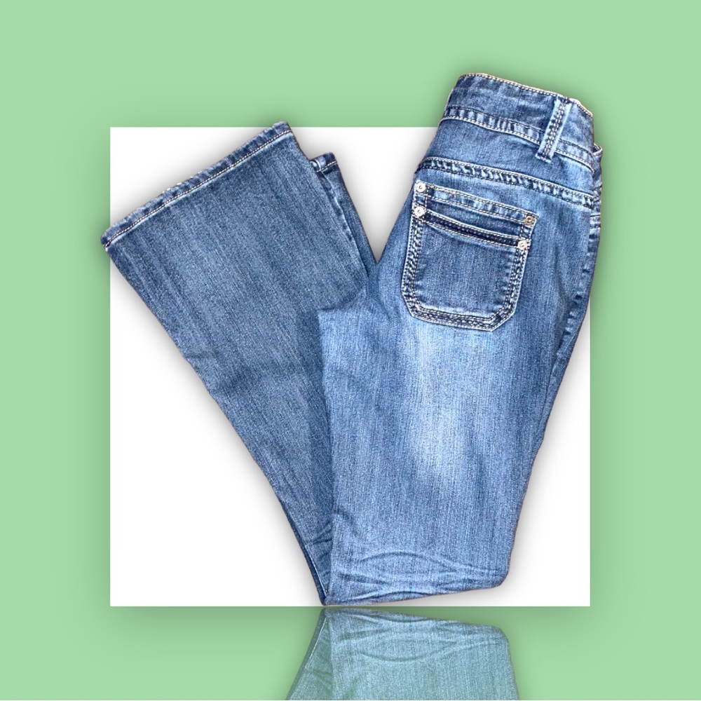 Y2K Flare jeans by Mossimo Sz. 11 Reg   EXCELLENT CONDITION AND SUPER CUTE